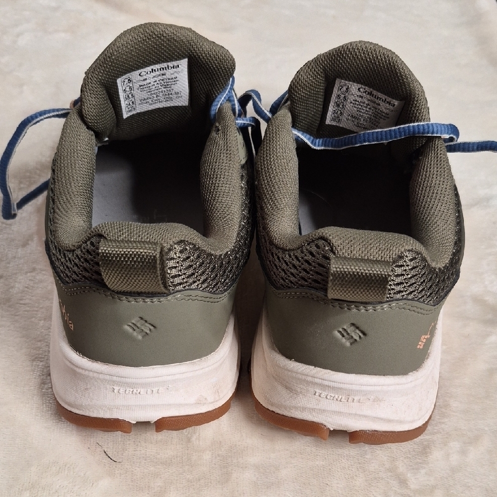 Columbia Women'solive Green Sneakers With Blue Laces View 2